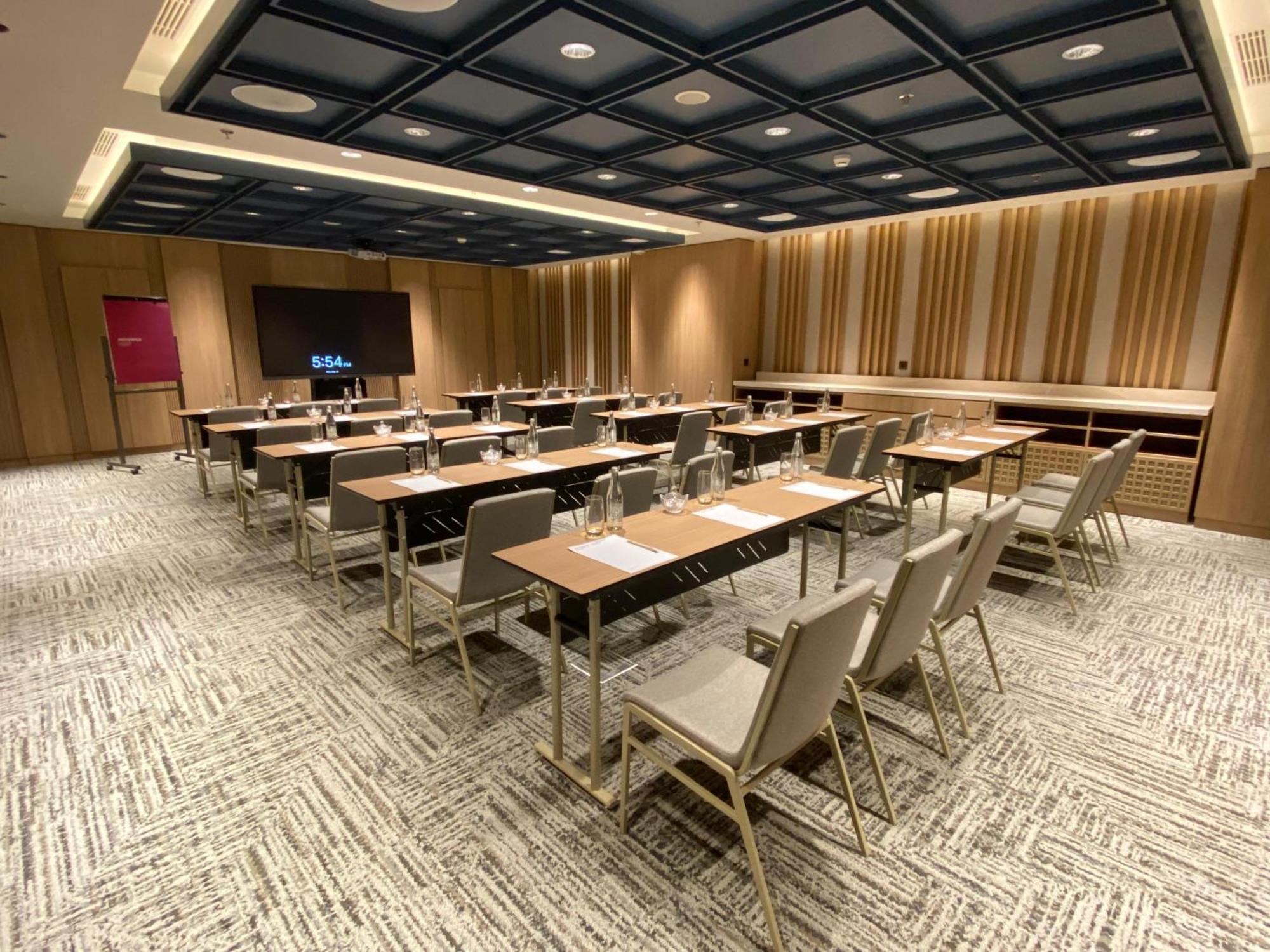 Moevenpick Hotel Jakarta City Centre Exterior photo