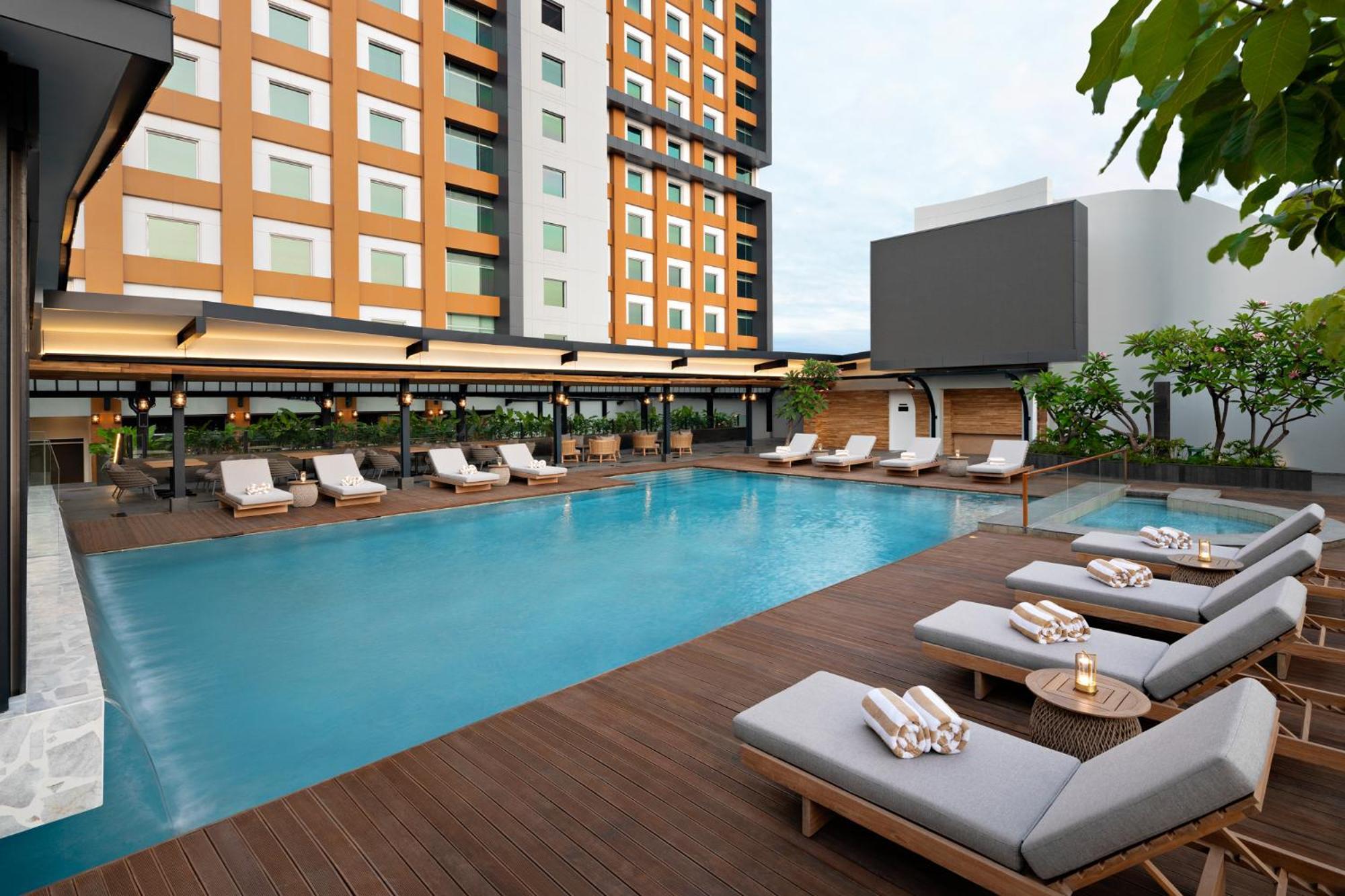 Moevenpick Hotel Jakarta City Centre Exterior photo