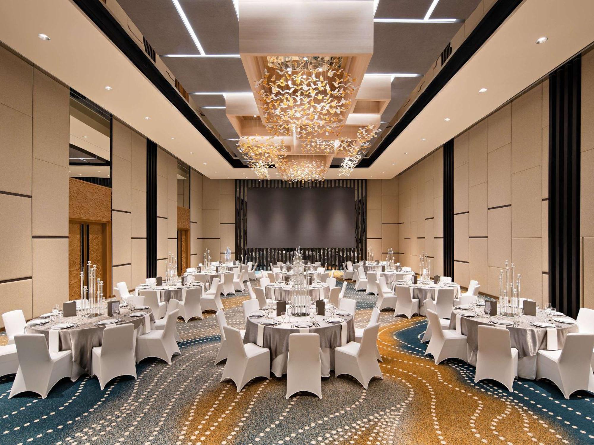 Moevenpick Hotel Jakarta City Centre Exterior photo