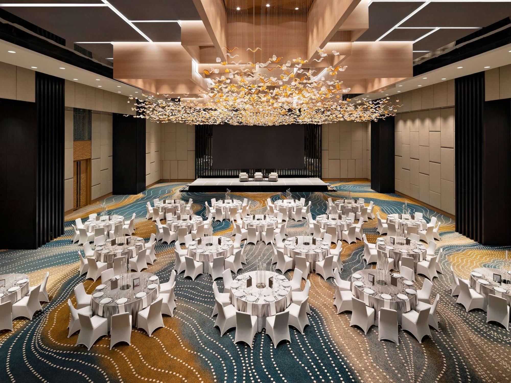 Moevenpick Hotel Jakarta City Centre Exterior photo