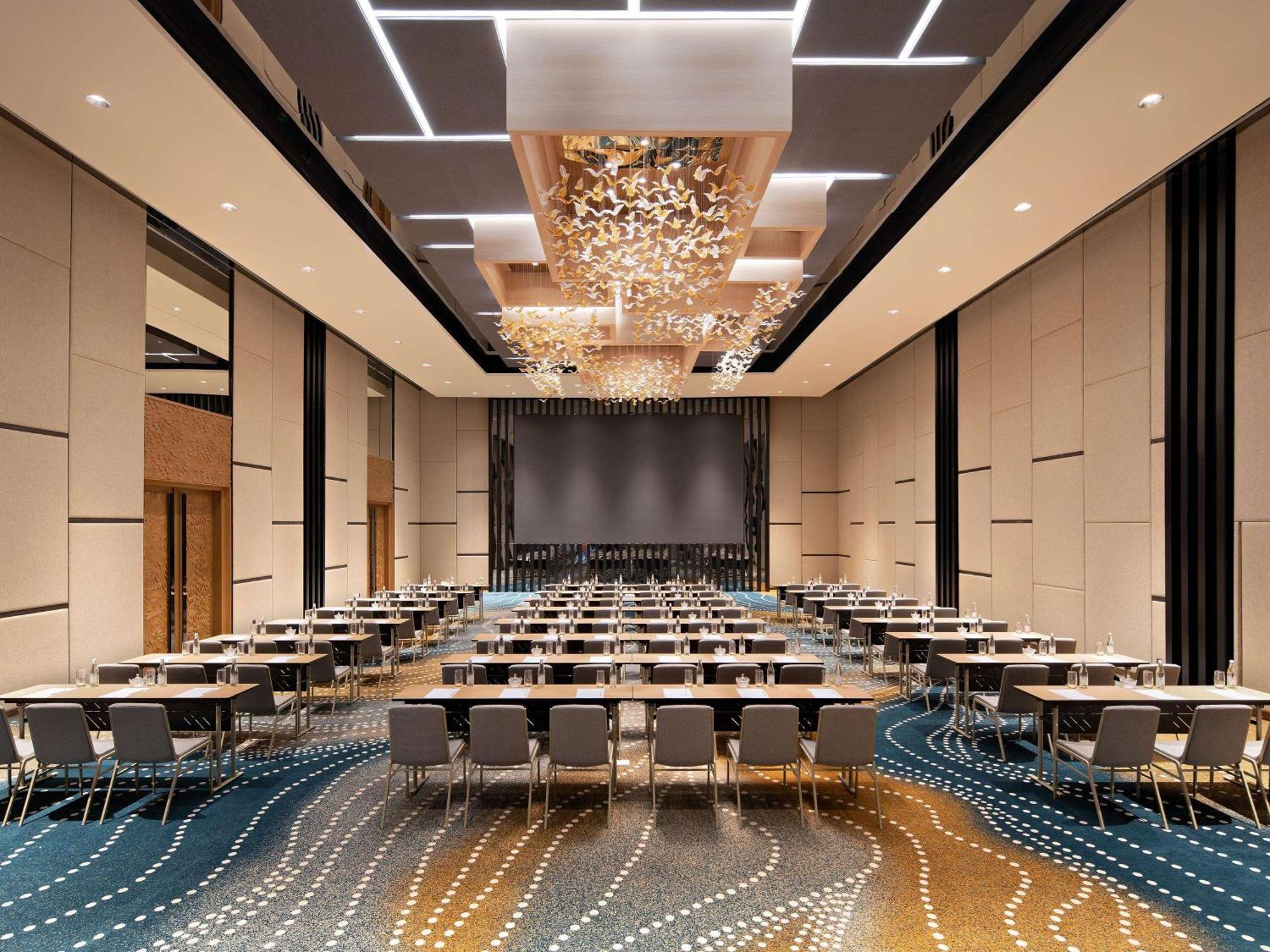 Moevenpick Hotel Jakarta City Centre Exterior photo