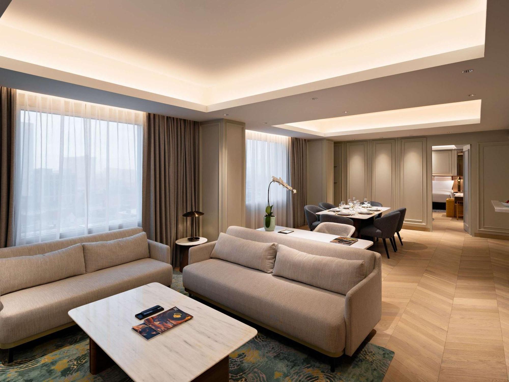 Moevenpick Hotel Jakarta City Centre Exterior photo