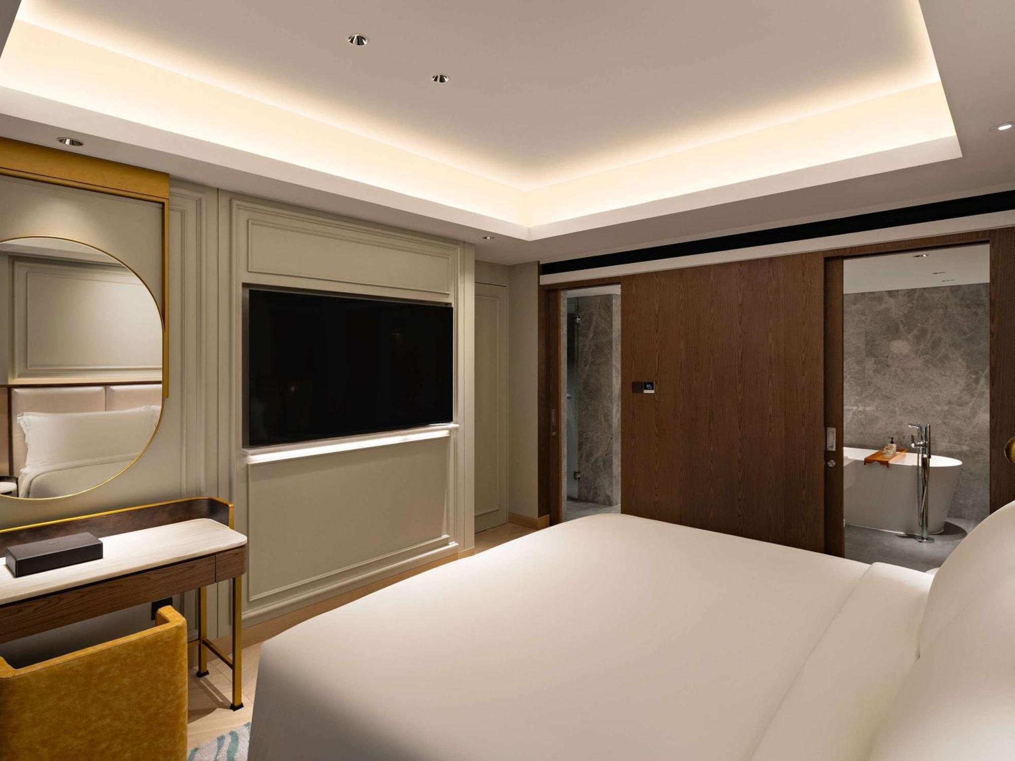 Moevenpick Hotel Jakarta City Centre Exterior photo
