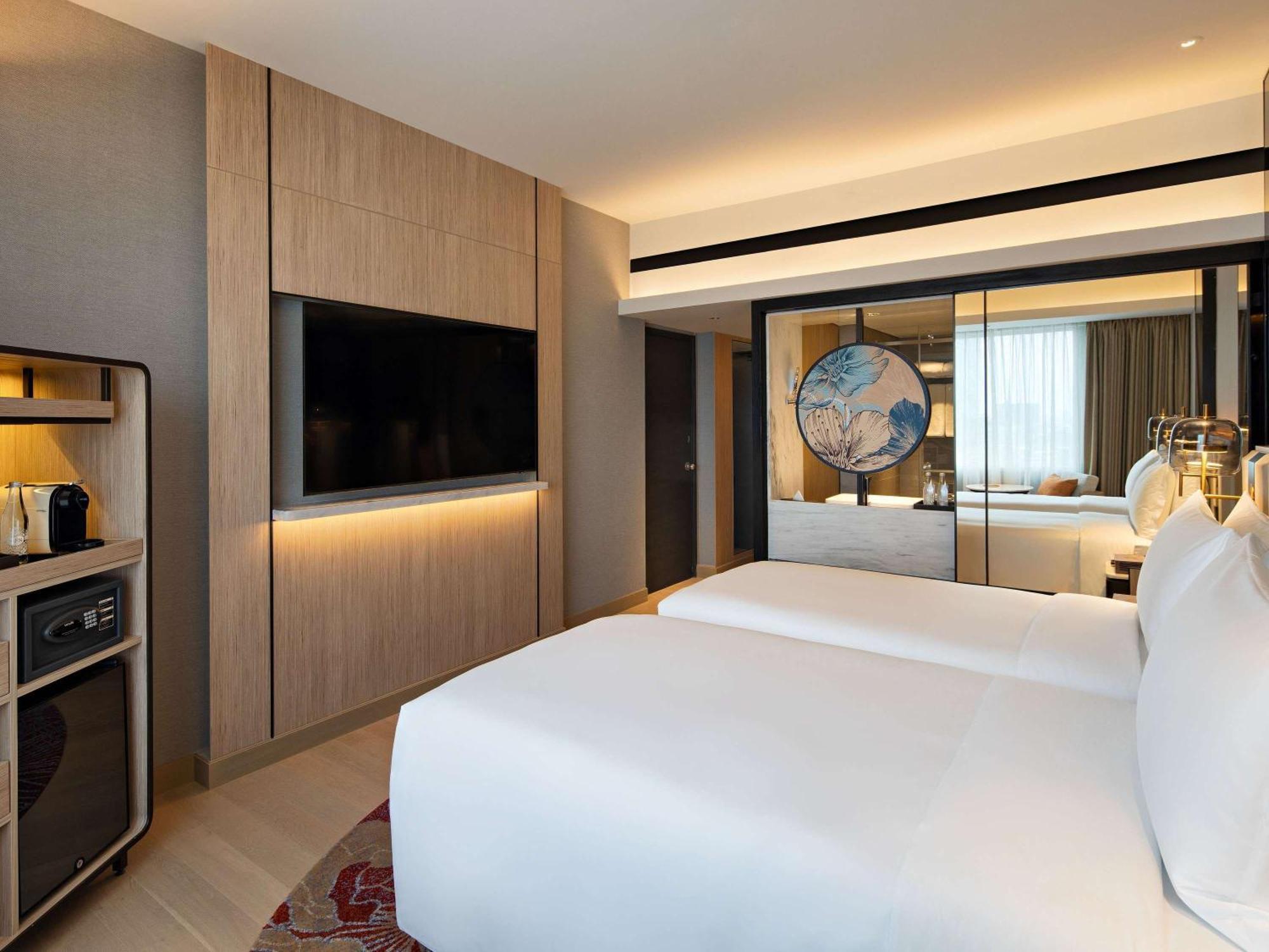 Moevenpick Hotel Jakarta City Centre Exterior photo