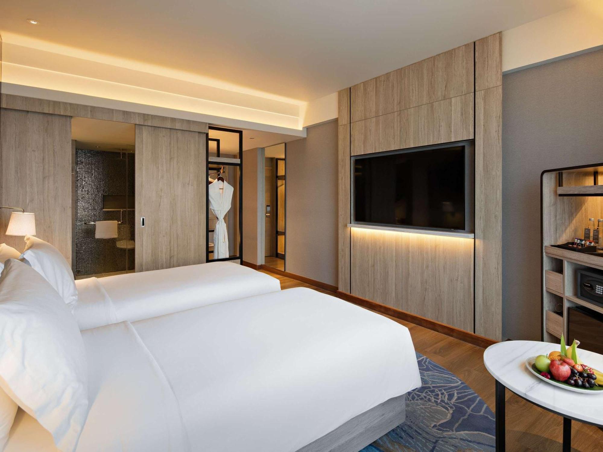 Moevenpick Hotel Jakarta City Centre Exterior photo